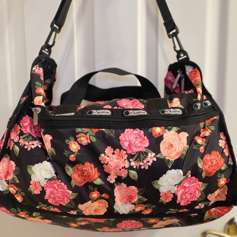 LE SPORTSAC XL WEEKENDER DUFFEL BAG BLACK, PINK FLORAL BEAUTIFUL BRIGHT DESIGN